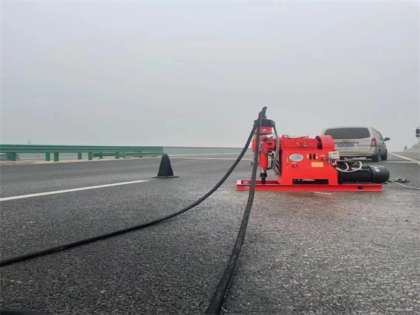 南圣镇马路路基路面开裂下沉注浆加固灌浆